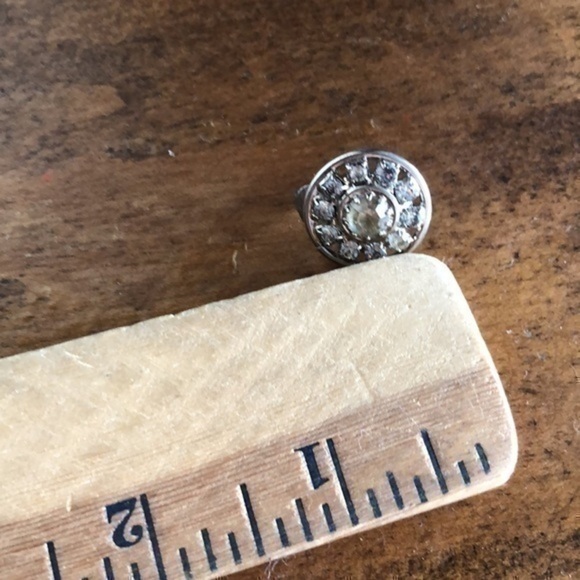 Vintage Clip On Earrings - Picture 3 of 3